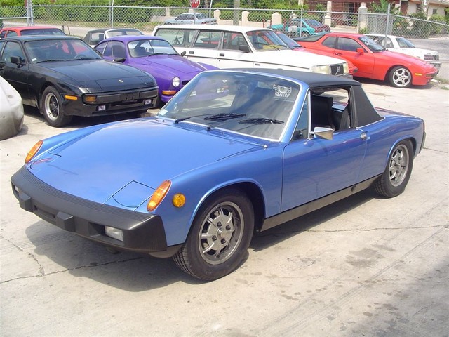 Notice the lug bolt covers are still there. Thats somewhat rare, usually they get tossed on the first tire change.