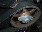 Oil wetness behind cam gear